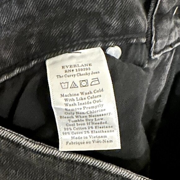 NWT Everlane The Curvy Cheeky Straight Jean in Washed Black - Size 30 - Picture 5 of 11